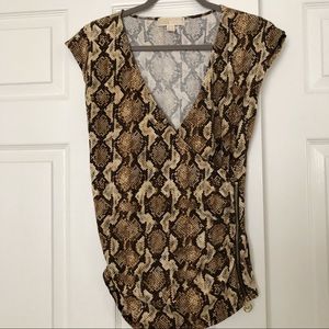 Micheal kors shirt  size medium